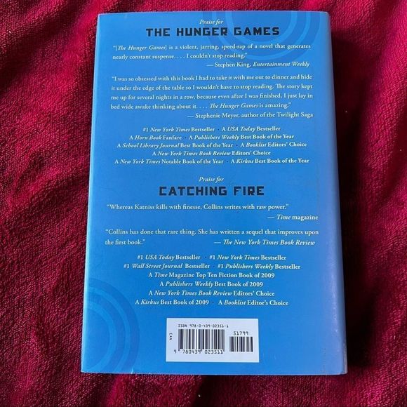 Bookβbundle! One ofΒ us is lying & mockingjay - Picture 7 of 11